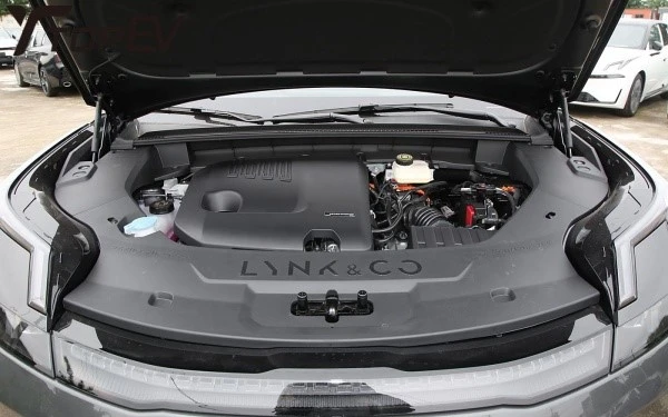 LynkCo 08 EM-P PHEV